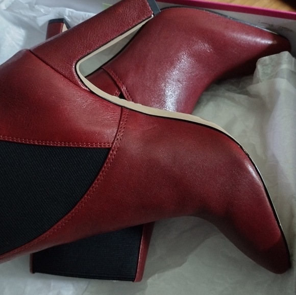 Vince Camuto Boots - Picture 4 of 6